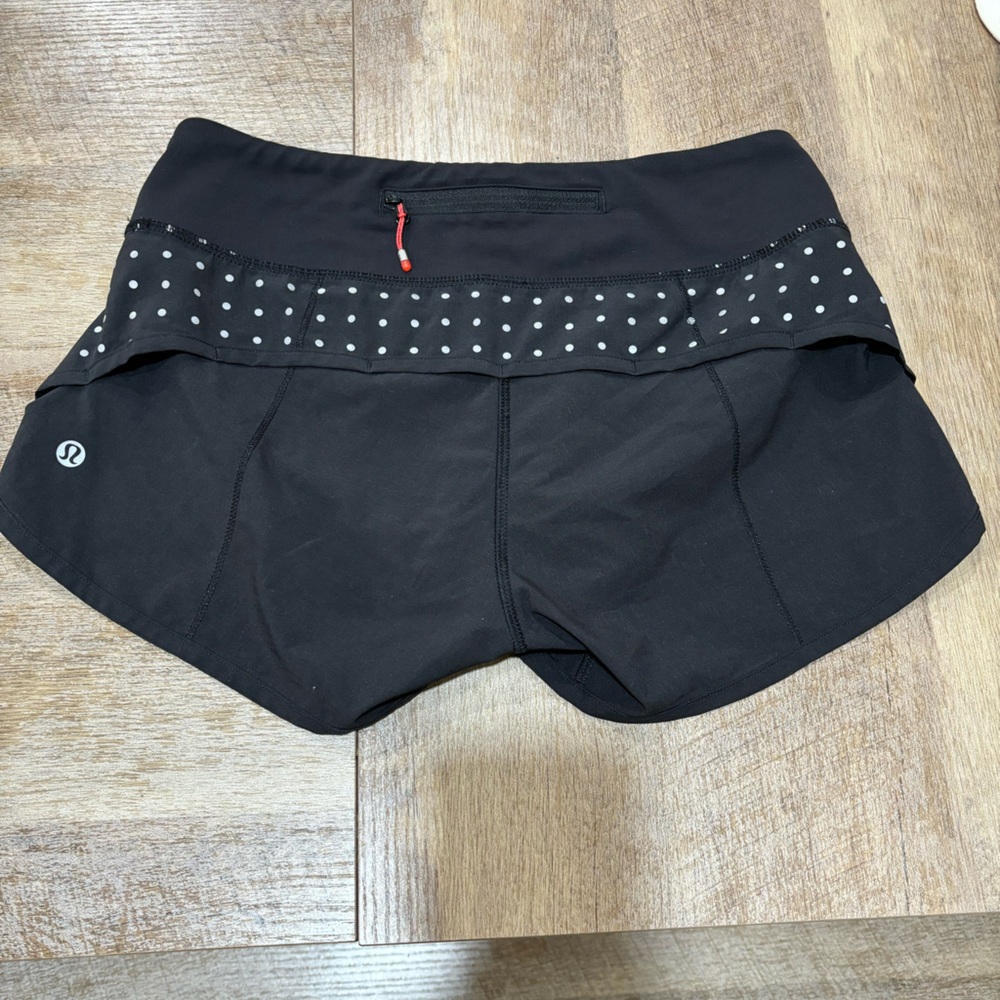 Lululemon Speed Shorts • Size 2 •
